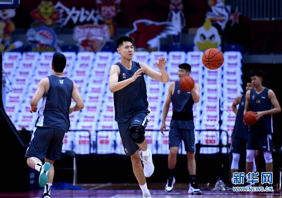 （体育）（5）篮球——CBA联赛季后赛：浙江广厦控股队备战