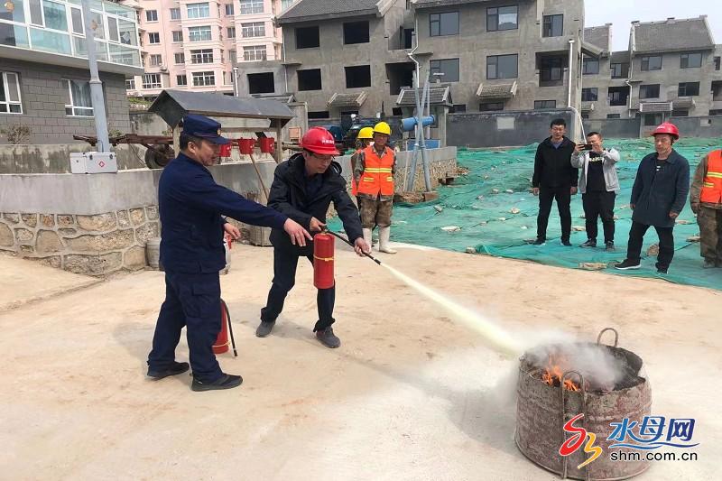 长岛区组织建筑施工现场消防演练