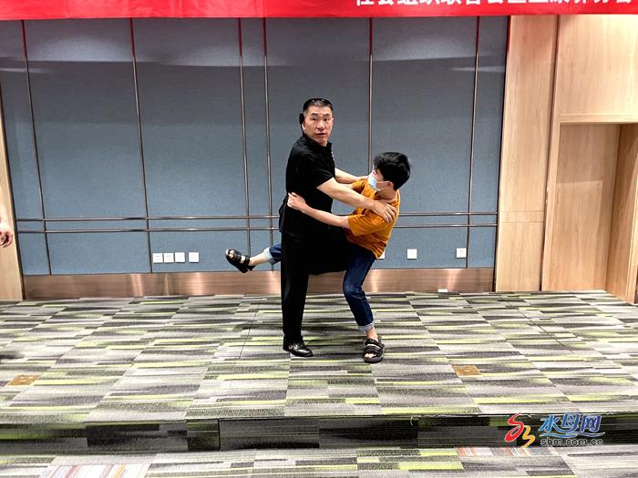 烟台武协防身术培训活动走进白石肛肠医院(图1)