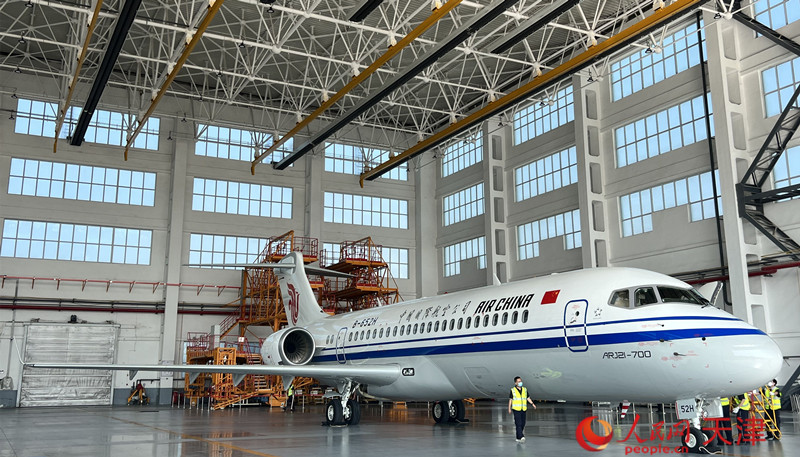 东疆综合保税区第2000架融资租赁飞机降落在天津滨海国际机场。人民网 孙翼飞摄