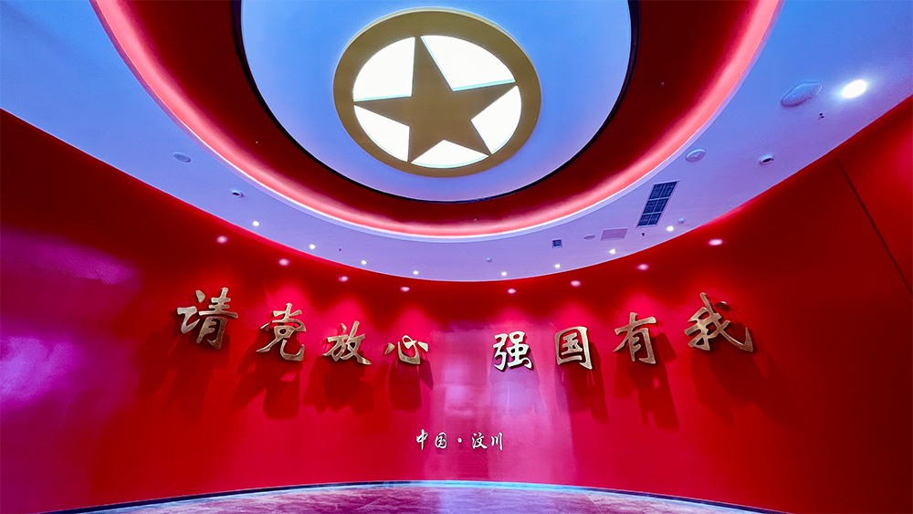 这里是青少年活动中心大厅。人民网记者 李昊洋摄