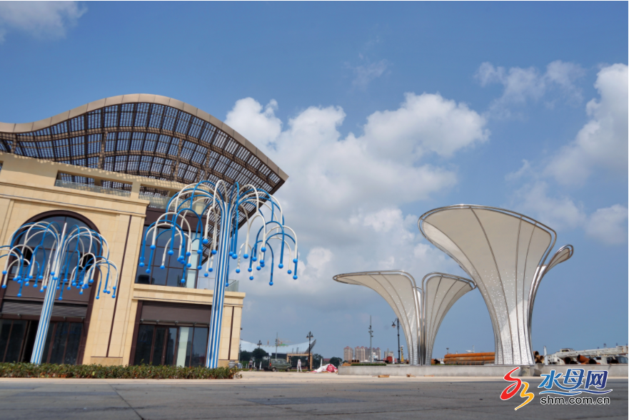 图片新闻芝罘湾广场芳容初绽