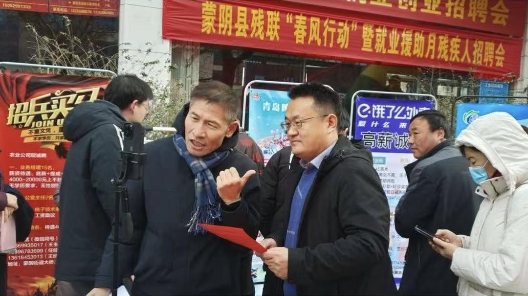 用工市场：“春风”里“抢人”忙m6米乐注册蹲点深一度｜节后(图6)