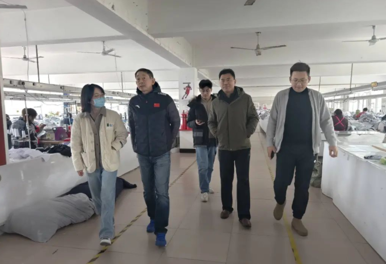 烟台大学体育学院到鹿扬体育走访调研 深化校企合作共促产业发展(图1)