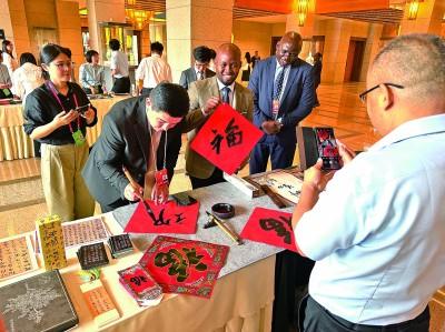 文明互鉴破隔阂 对话交流凝共识