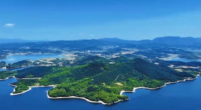 【理响中国·薪火“燃”青春】一滴水的“增值”之旅：从绿水青山到金山银山