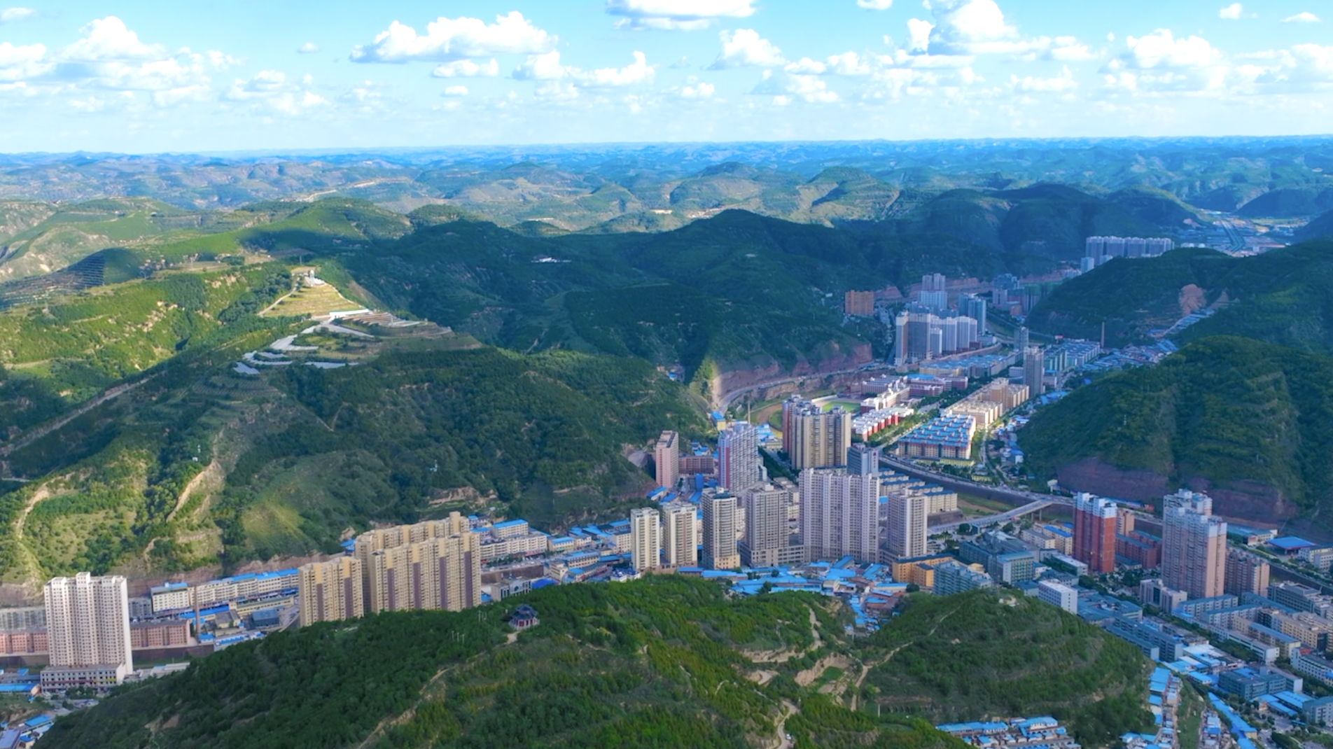 【理响中国·薪火“燃”青春】迈步踏上新长征：以青春密码解时代命题