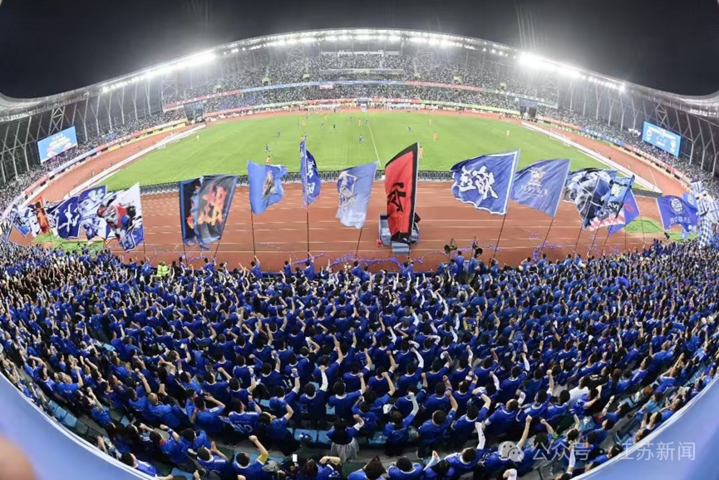 【开局之年看中国·遇见不一样的江苏】当我们谈论“苏超”时我们在谈论什么(图1)